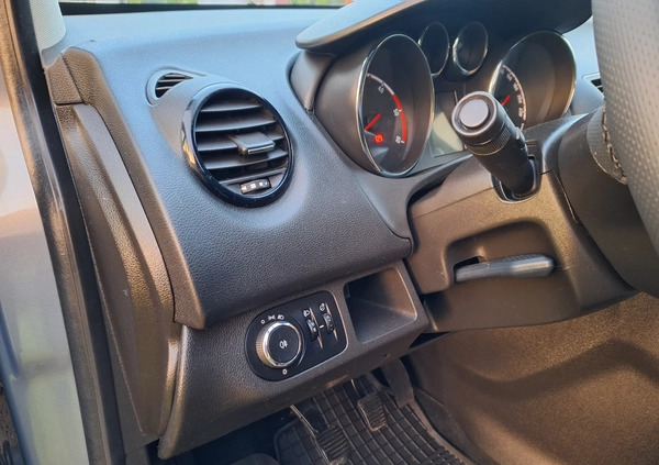 Opel Meriva cena 20700 przebieg: 229561, rok produkcji 2011 z Skalbmierz małe 781